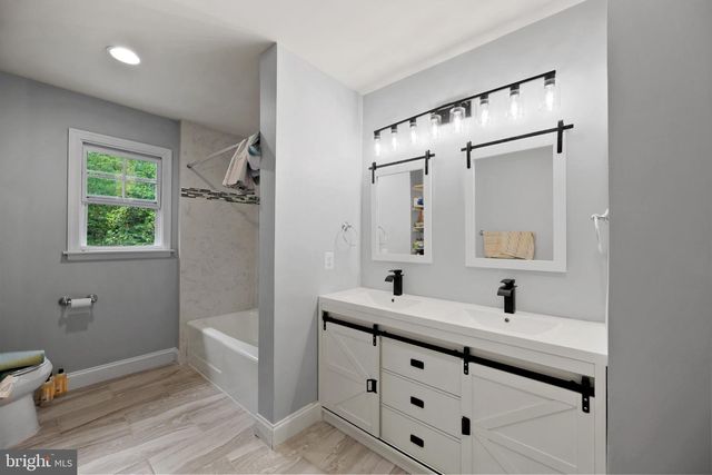 13112 LAUREL GLEN RD, Clifton, VA 20124