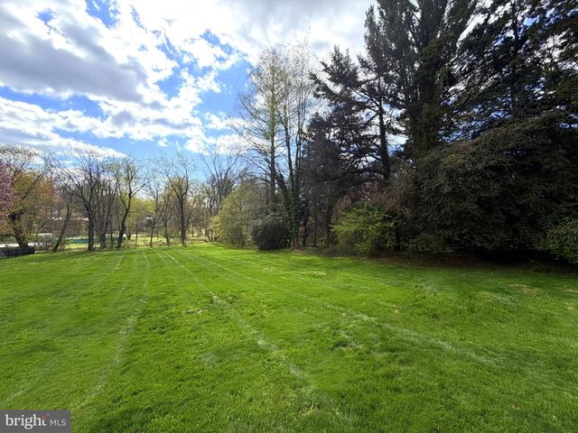 825 HAGYS FORD RD, Penn Valley, PA 19072