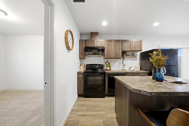 2412 E Helena St, Pasco, WA 99301