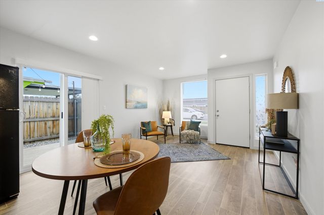 2412 E Helena St, Pasco, WA 99301