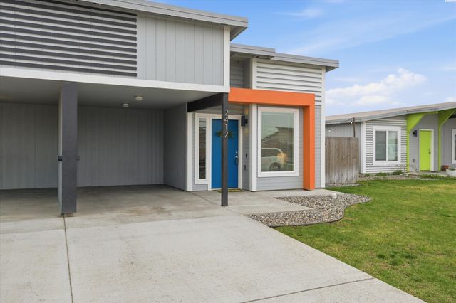 2412 E Helena St, Pasco, WA 99301