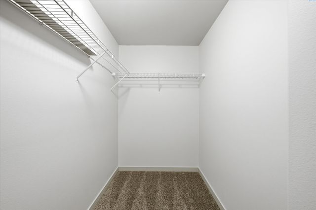 2412 E Helena St, Pasco, WA 99301