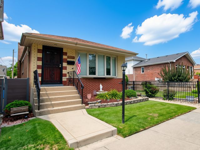 10756 S Albany Avenue, Chicago, IL 60655