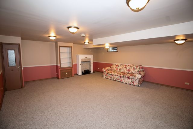 10756 S Albany Avenue, Chicago, IL 60655