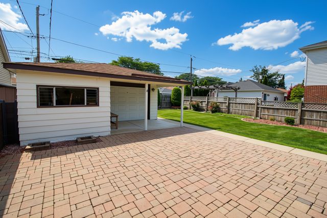 10756 S Albany Avenue, Chicago, IL 60655
