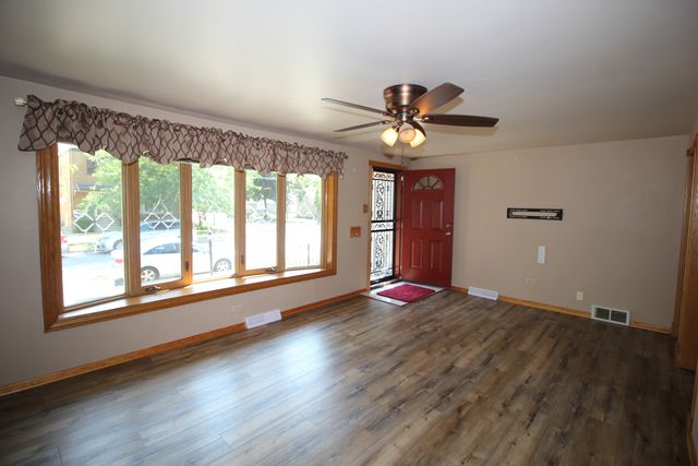 10756 S Albany Avenue, Chicago, IL 60655