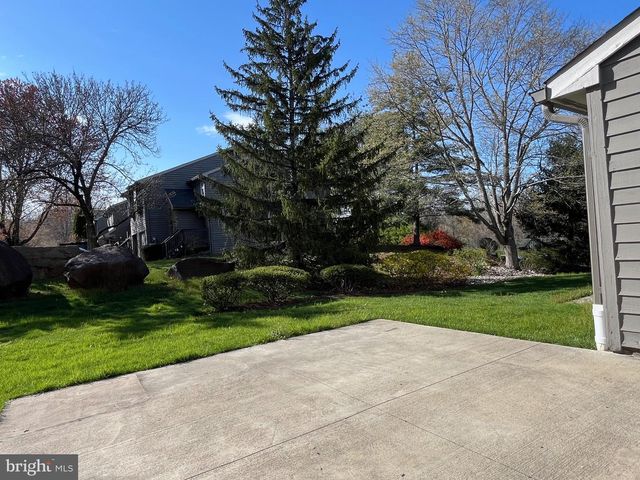 40-H ROXBURY CT, Princeton, NJ 08540