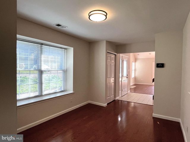 40-H ROXBURY CT, Princeton, NJ 08540