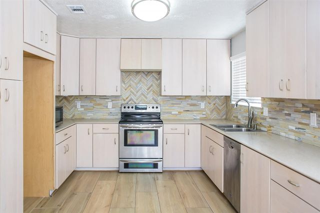 16330 Cypress Point Drive, Cypress, TX 77429