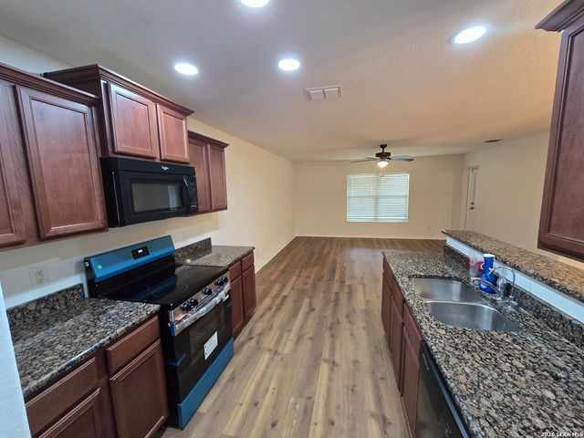 12150 LUCKEY VW, San Antonio, TX 78252