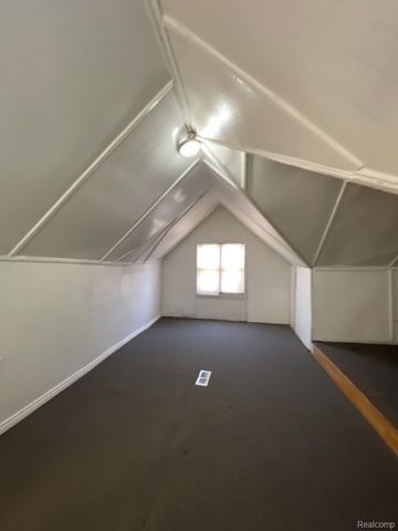 14560 Santa Rosa Drive, Detroit, MI 48238