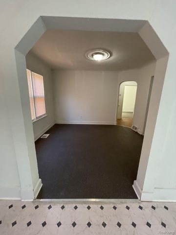 14560 Santa Rosa Drive, Detroit, MI 48238