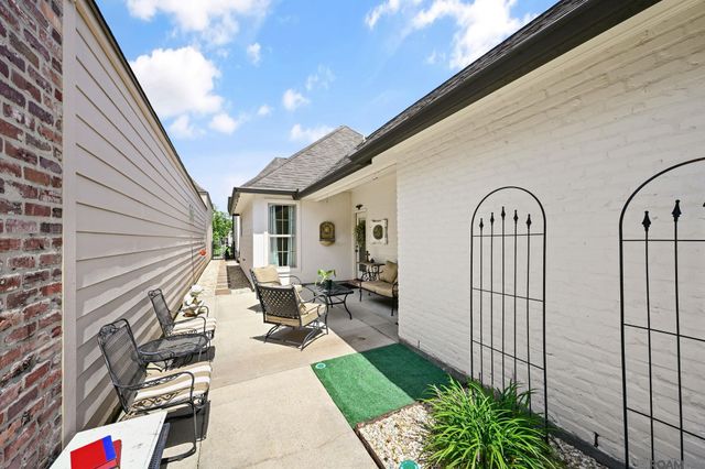 14044 Wetherly Dr, Baton Rouge, LA 70810