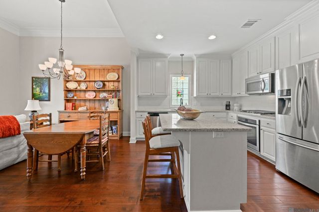 14044 Wetherly Dr, Baton Rouge, LA 70810