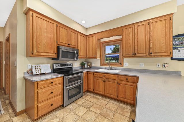 W151N10742 Preserve PARKWAY, Germantown, WI 53022