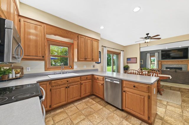 W151N10742 Preserve PARKWAY, Germantown, WI 53022