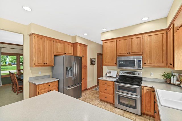 W151N10742 Preserve PARKWAY, Germantown, WI 53022