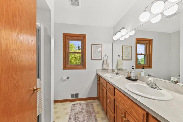 W151N10742 Preserve PARKWAY, Germantown, WI 53022