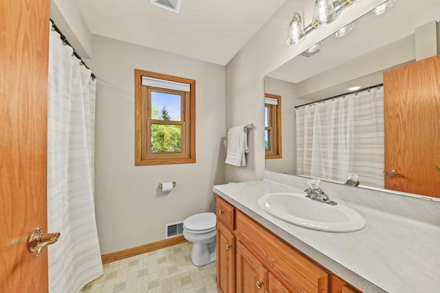 W151N10742 Preserve PARKWAY, Germantown, WI 53022