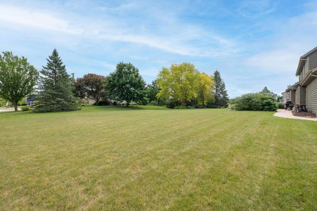 W151N10742 Preserve PARKWAY, Germantown, WI 53022