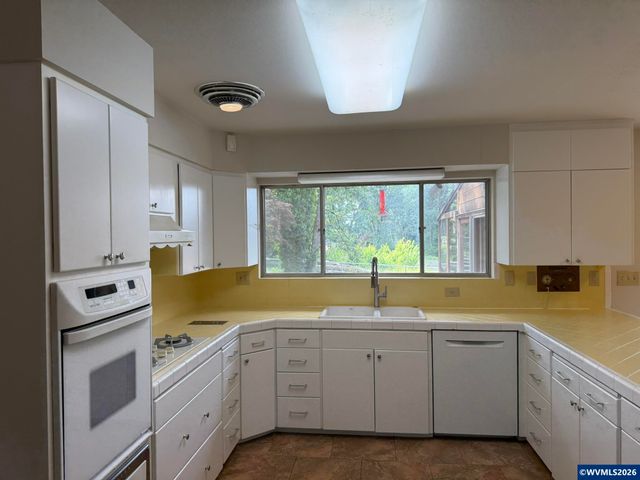 3110 SE Concord Rd, Milwaukie, OR 97267