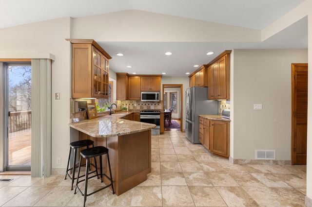 9506 Riverview Avenue, Bloomington, MN 55425