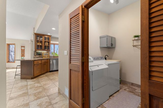 9506 Riverview Avenue, Bloomington, MN 55425