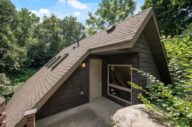 9506 Riverview Avenue, Bloomington, MN 55425