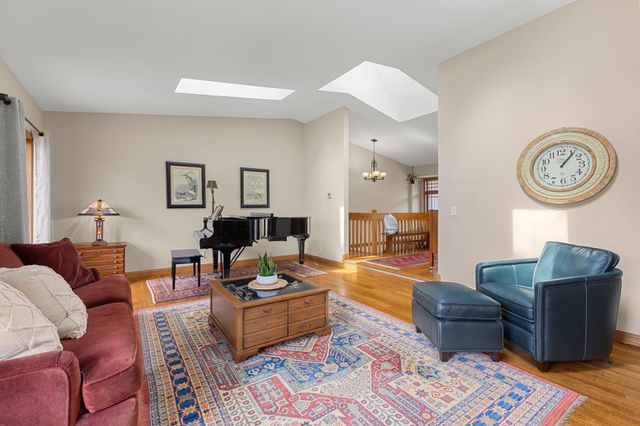 9506 Riverview Avenue, Bloomington, MN 55425