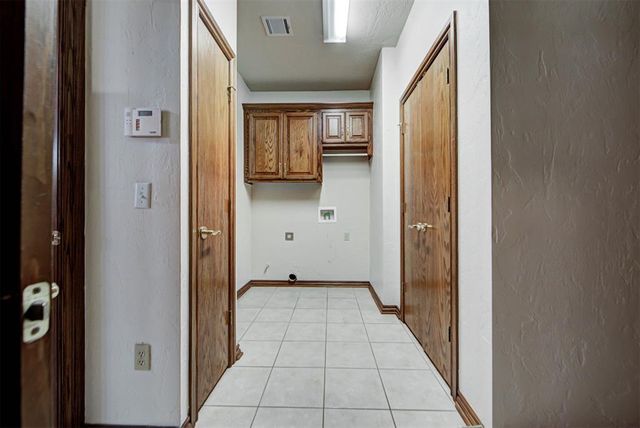 40 SW 92nd Place, Oklahoma City, OK 73139