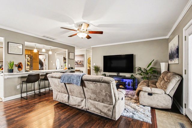 1226 N Glenwood Avenue, Griffith, IN 46319