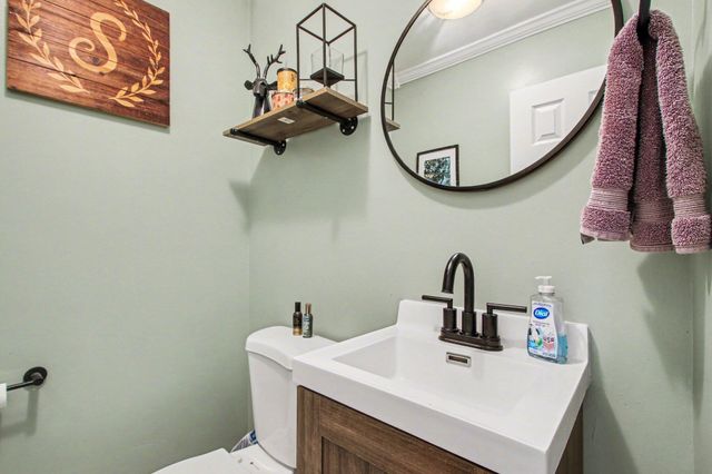 1226 N Glenwood Avenue, Griffith, IN 46319