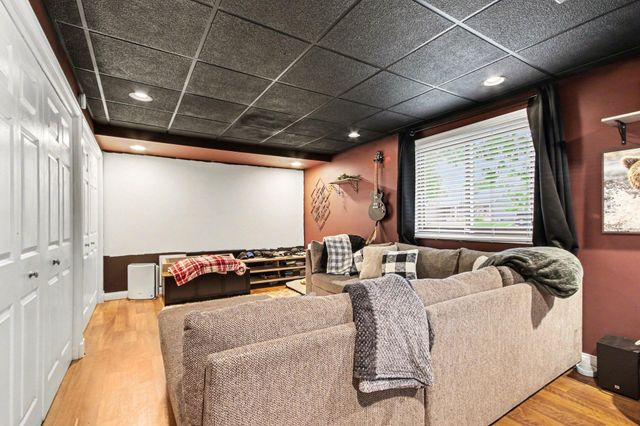 1226 N Glenwood Avenue, Griffith, IN 46319