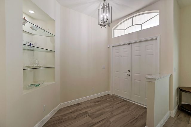 7004 SE Twin Oaks Circle, Stuart, FL 34997