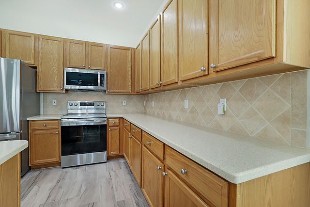 7004 SE Twin Oaks Circle, Stuart, FL 34997