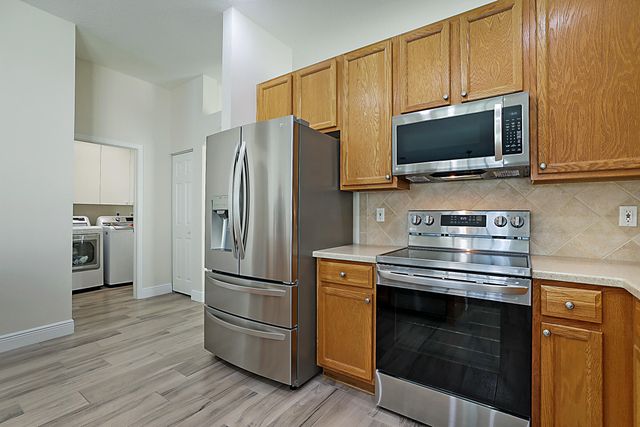 7004 SE Twin Oaks Circle, Stuart, FL 34997