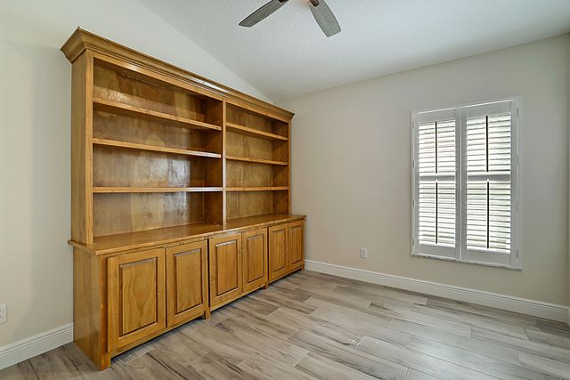 7004 SE Twin Oaks Circle, Stuart, FL 34997