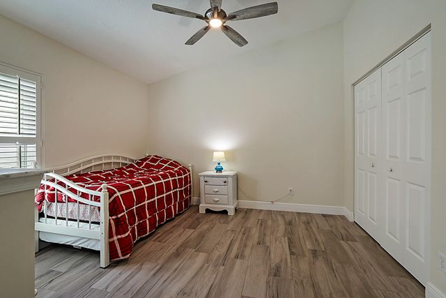 7004 SE Twin Oaks Circle, Stuart, FL 34997