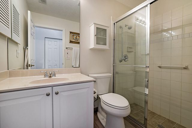 7004 SE Twin Oaks Circle, Stuart, FL 34997