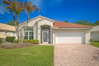 7004 SE Twin Oaks Circle, Stuart, FL 34997