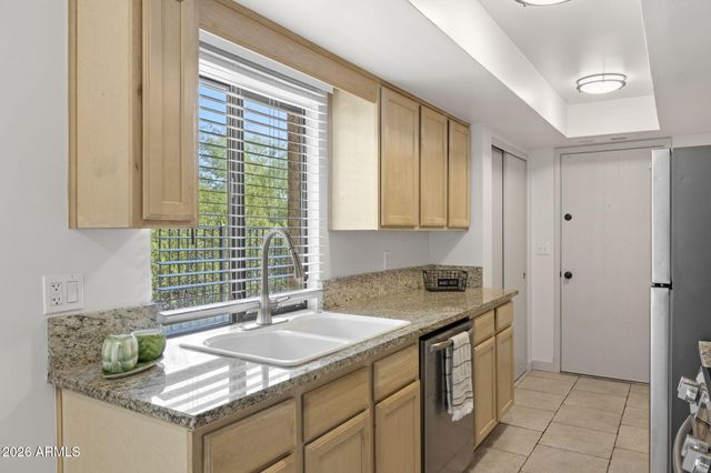 10425 N 10TH Place 1, Phoenix, AZ 85020