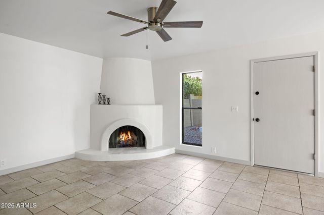 10425 N 10TH Place 1, Phoenix, AZ 85020