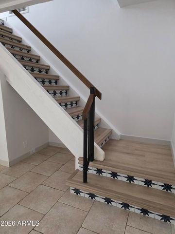 10425 N 10TH Place 1, Phoenix, AZ 85020