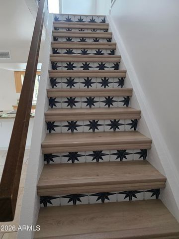 10425 N 10TH Place 1, Phoenix, AZ 85020