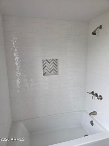 10425 N 10TH Place 1, Phoenix, AZ 85020