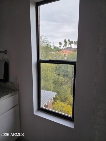 10425 N 10TH Place 1, Phoenix, AZ 85020