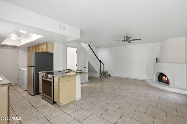 10425 N 10TH Place 1, Phoenix, AZ 85020