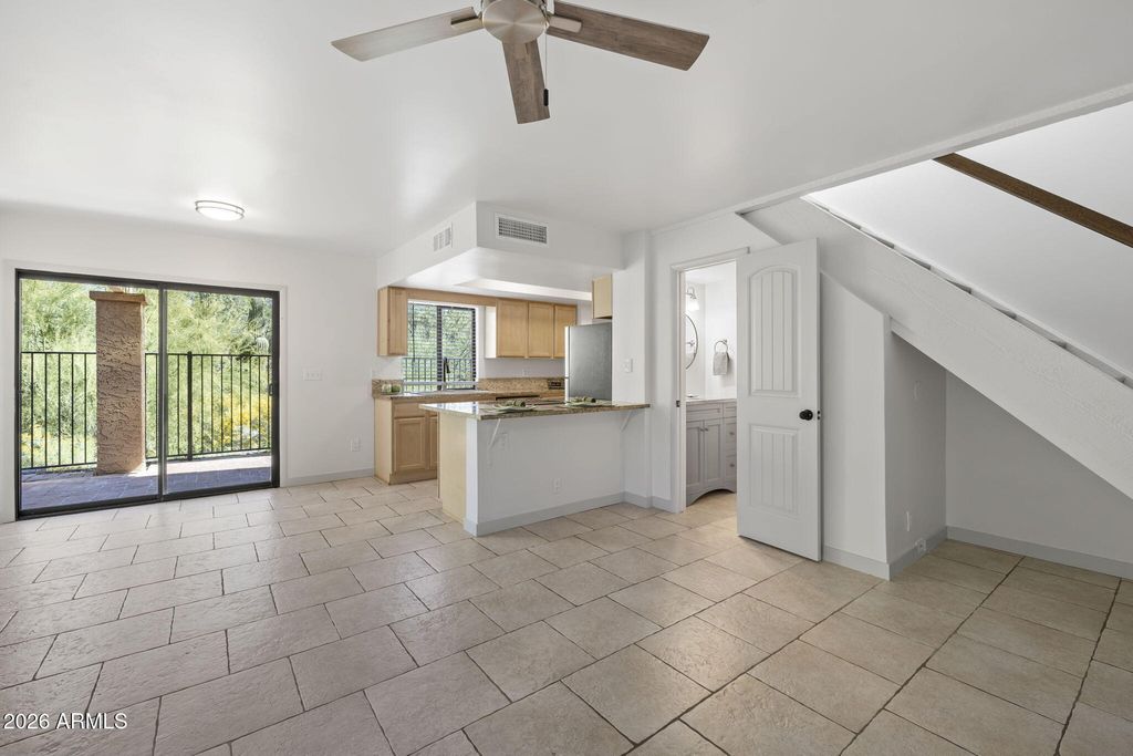 10425 N 10TH Place 1, Phoenix, AZ 85020