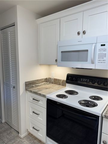 1100 Ponce De Leon Circle N102, Vero Beach, FL 32960