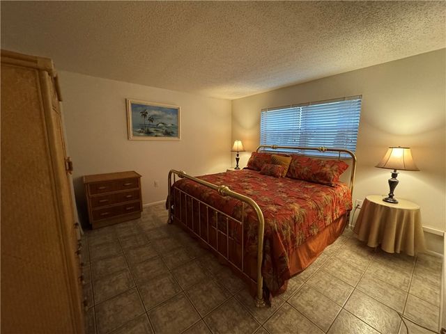 1100 Ponce De Leon Circle N102, Vero Beach, FL 32960